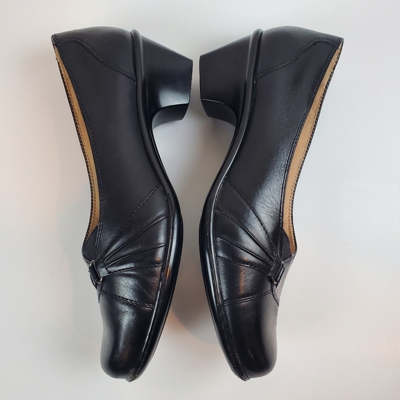 Michel M Black Leather Heals Slip On Shoes Size 9.5 Womens - Picture 6 of 11